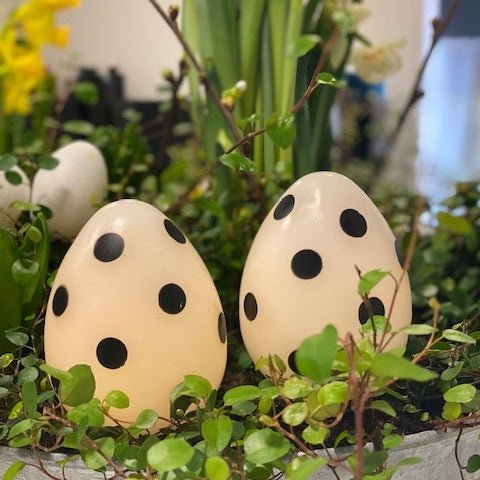 LED Påskägg i Vit med svarta prickar 2 st. Deluxe Homeart 1