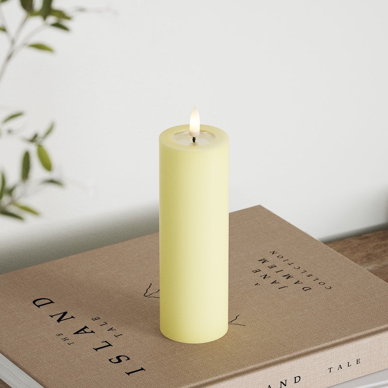 Deluxe Homeart LED blokové světlo Ø 5 x 15 cm Světle žlutá