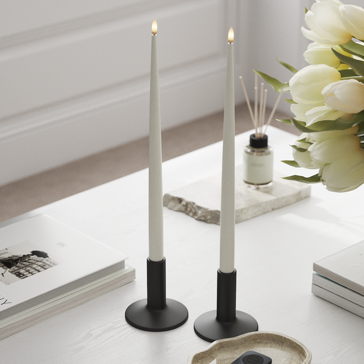 Deluxe Homeart LED Kertelys med Lak, 2 stk 38 cm Hvid LED kertelys 1