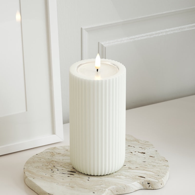 Unique Candles Unique LED Rillelys D 8 x 15 cm Hvit